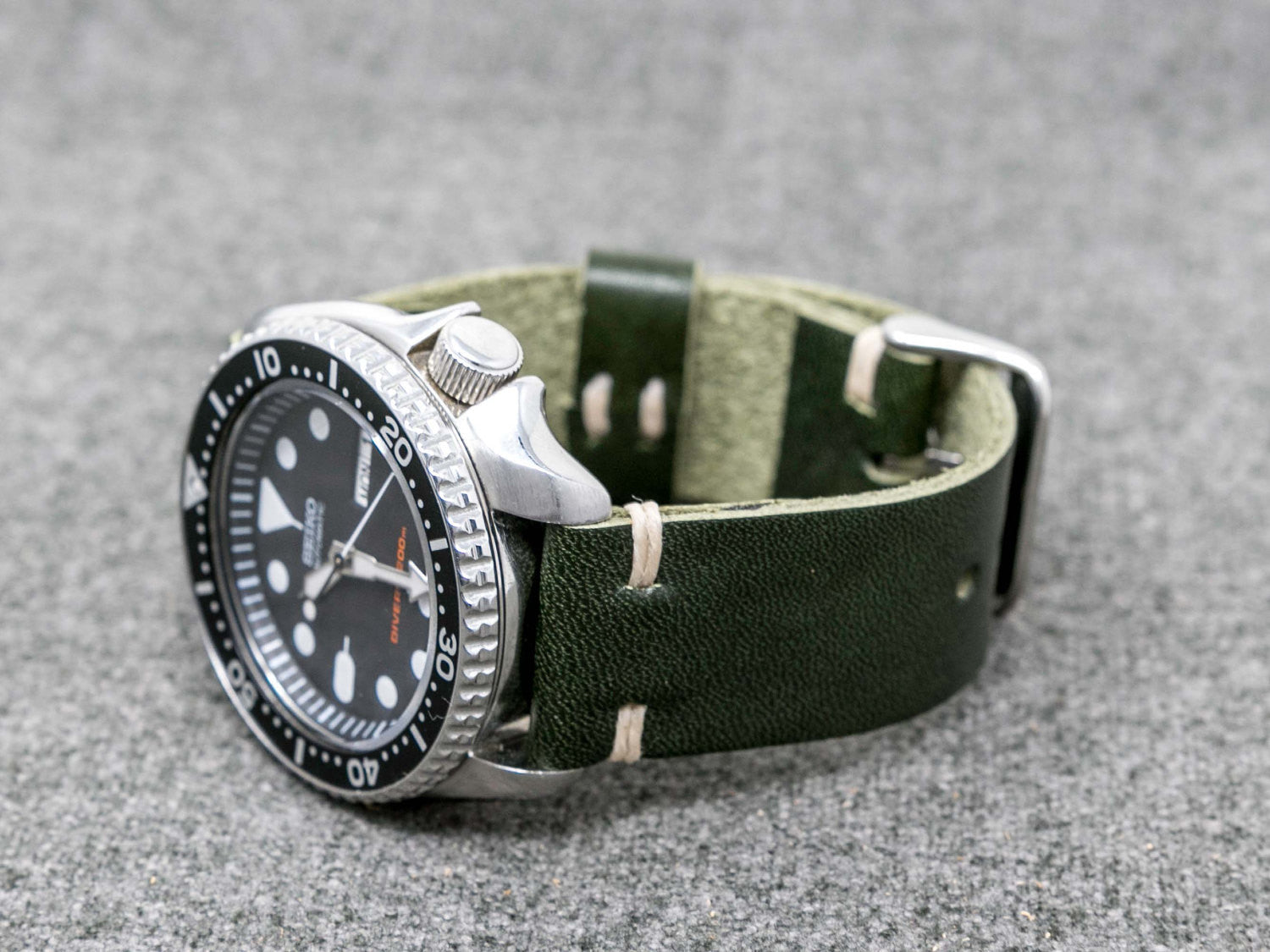 Horween Forest Green Dublin | Natural Thread