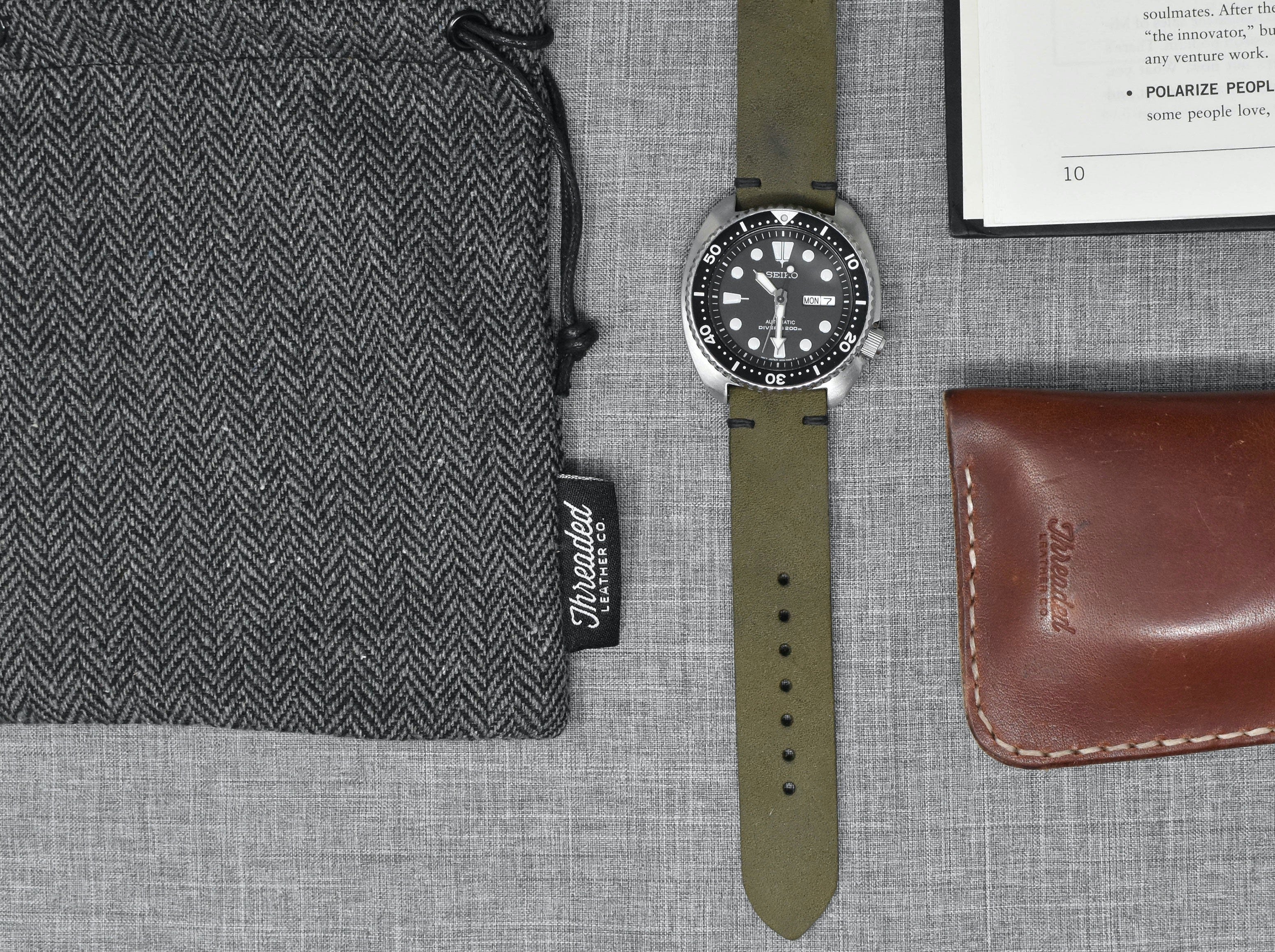 Horween Moss Dryden | Black Thread