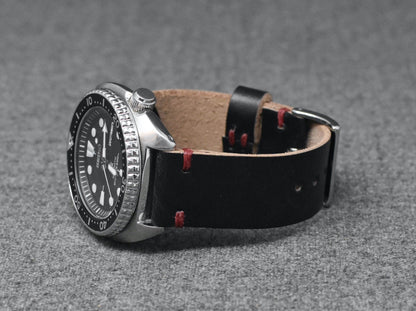 Horween Black Chromexcel | Scarlet Thread