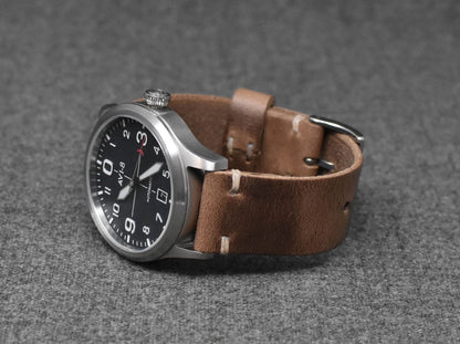 Horween Natural Chromexcel | Natural Thread