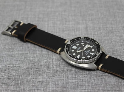 Horween Black Chromexcel | Natural Thread