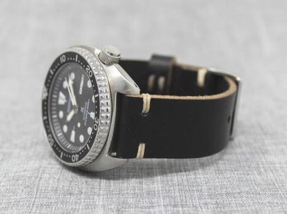 Horween Black Chromexcel | Natural Thread